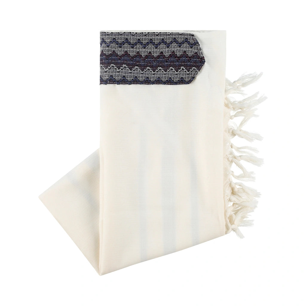 Elegant Tallit with Blue Knitted Fabric Atarah