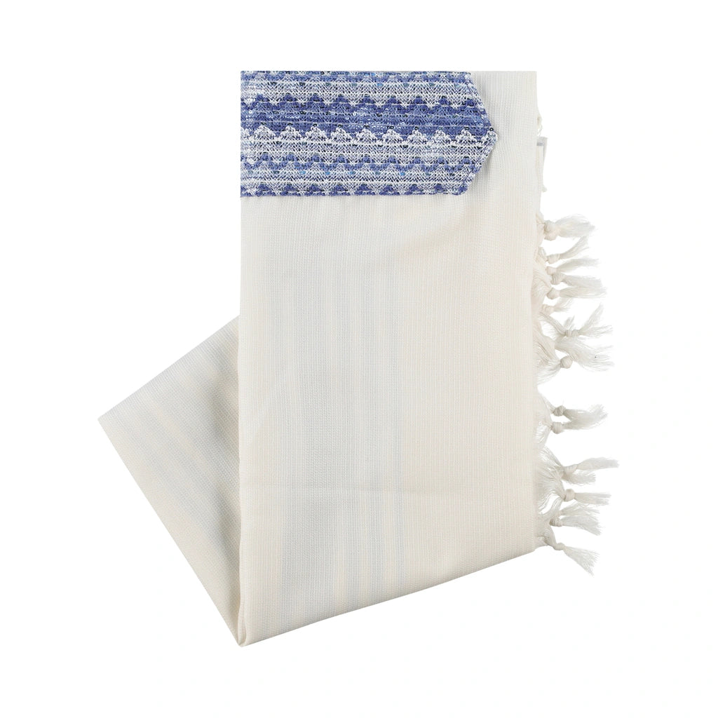 Elegant Tallit with Light Blue Knitted Fabric Atarah