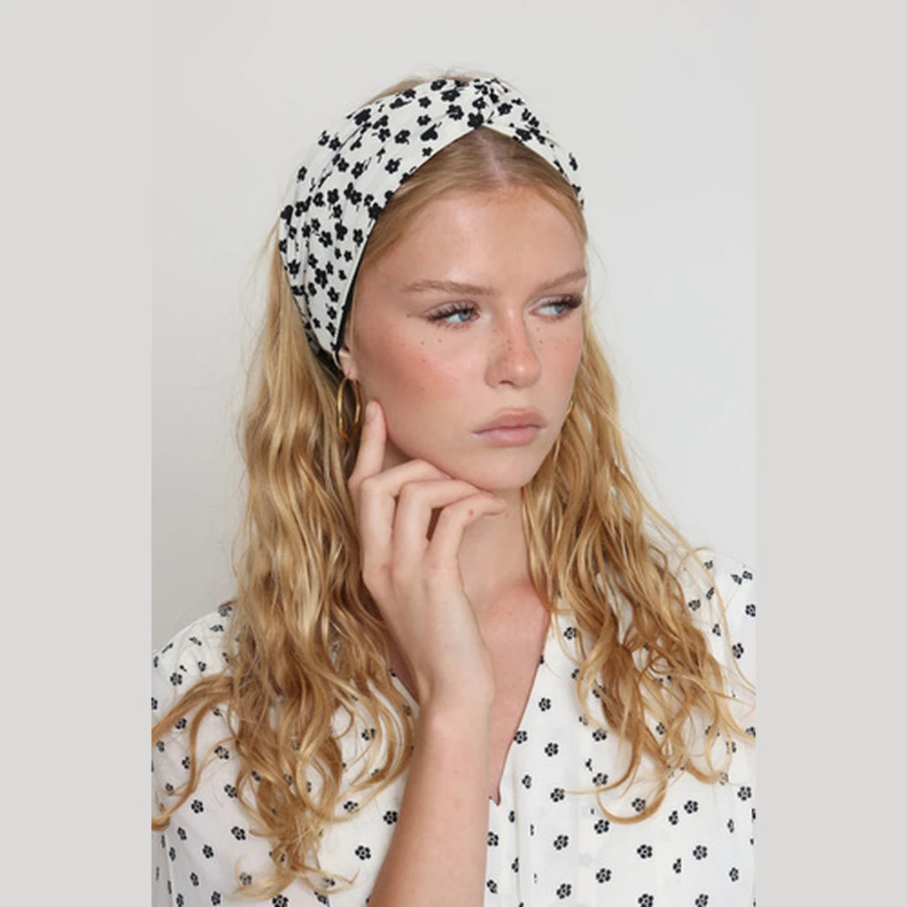 Thin Floral Turban Head Covering – Black & White